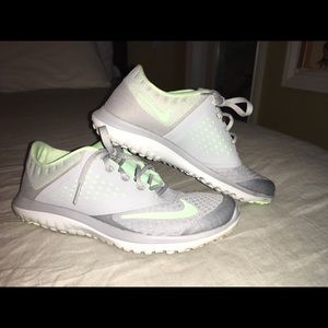 Nike sneakers mint and gray